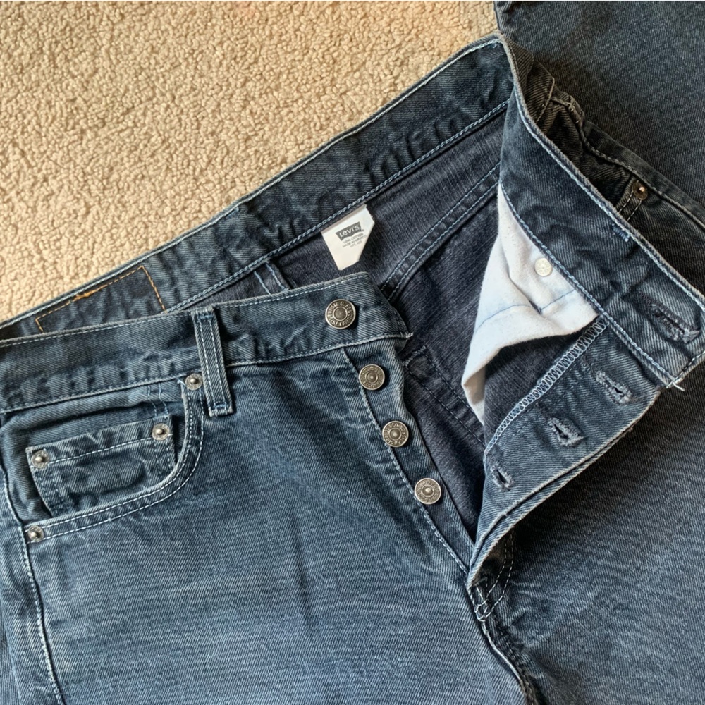 levi’s - dark wash straight leg jeans - Picture 3 of 10